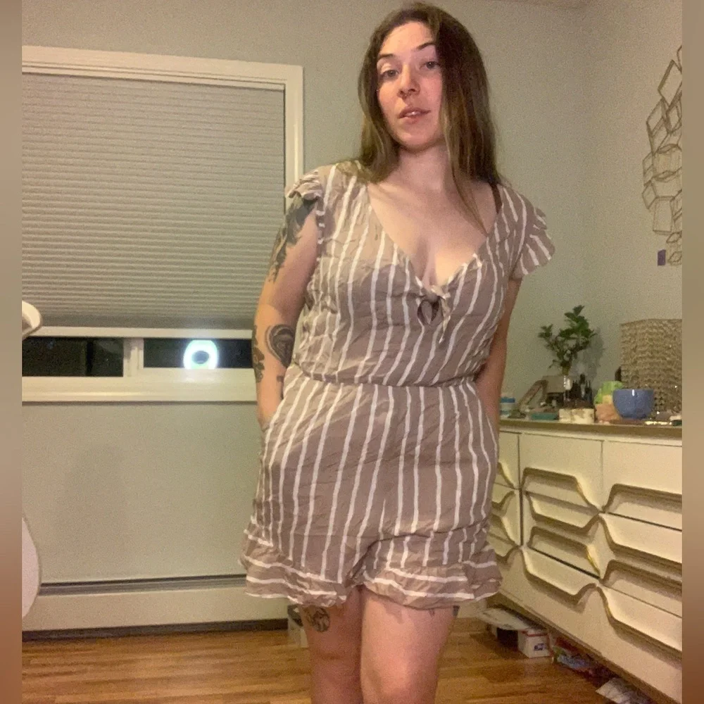 summer romper - Picture 1 of 6